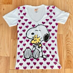 Snoopy Hugging Woodstock White Purple Heart Pattern V Neck T-Shirt Junior M 2012